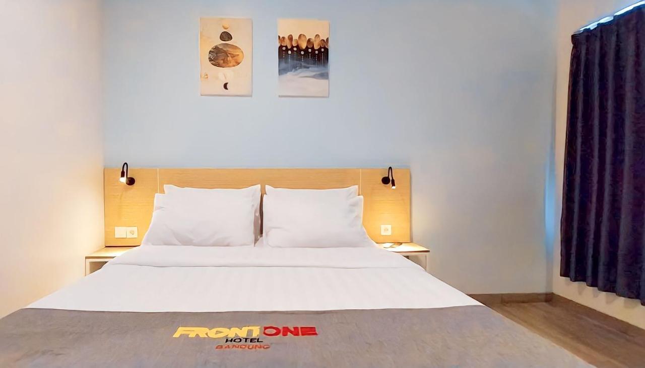 Front One Hotel Pasir Koja バンドゥン エクステリア 写真