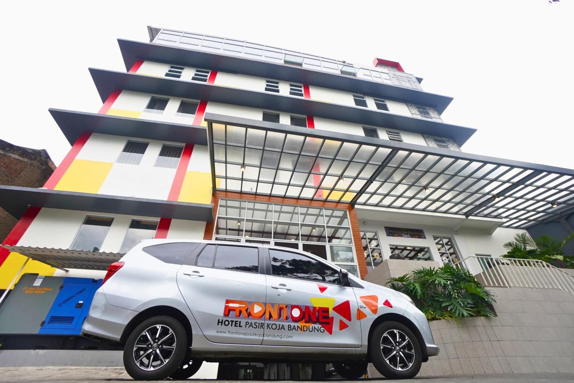 Front One Hotel Pasir Koja バンドゥン エクステリア 写真
