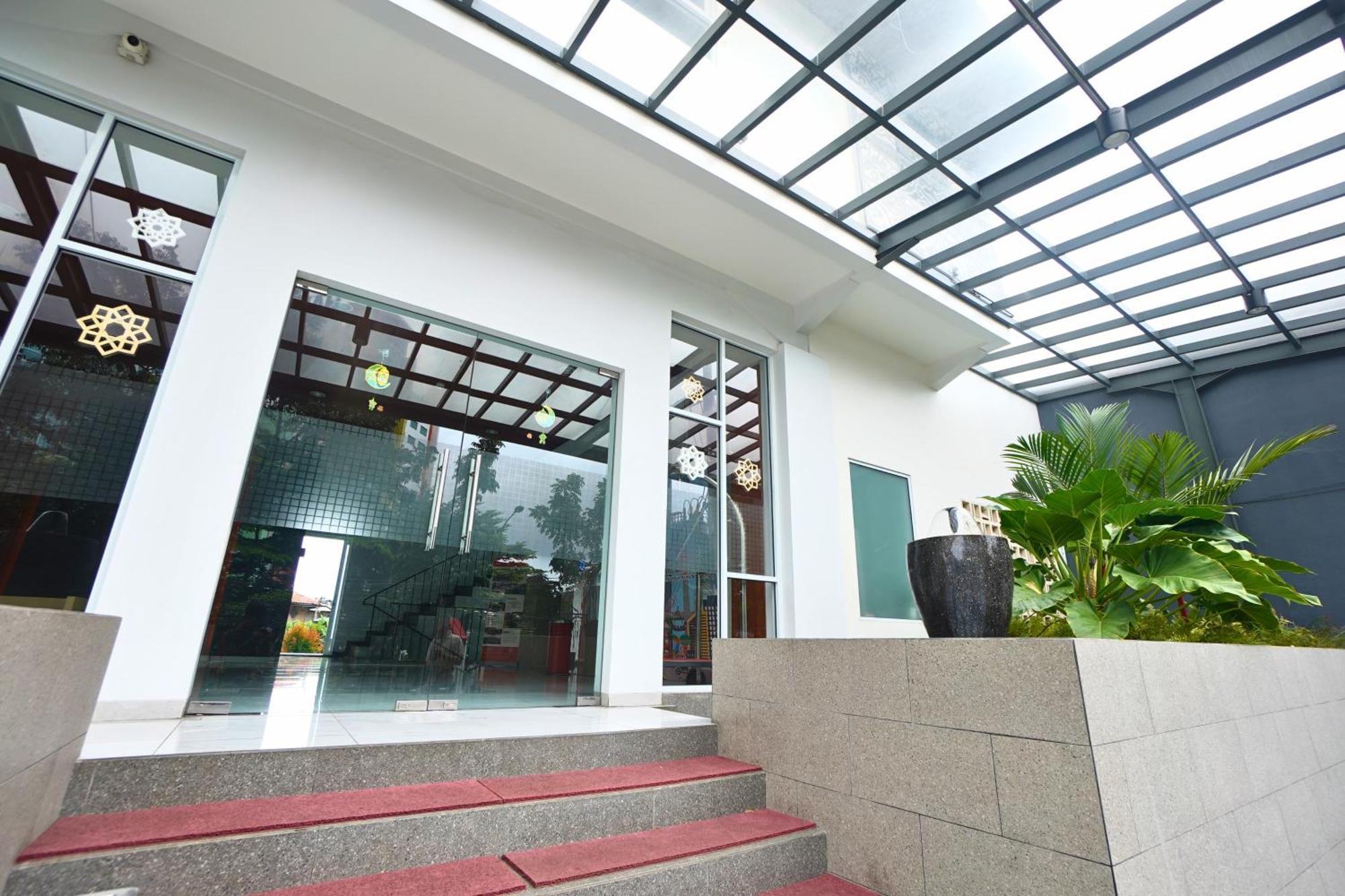 Front One Hotel Pasir Koja バンドゥン エクステリア 写真
