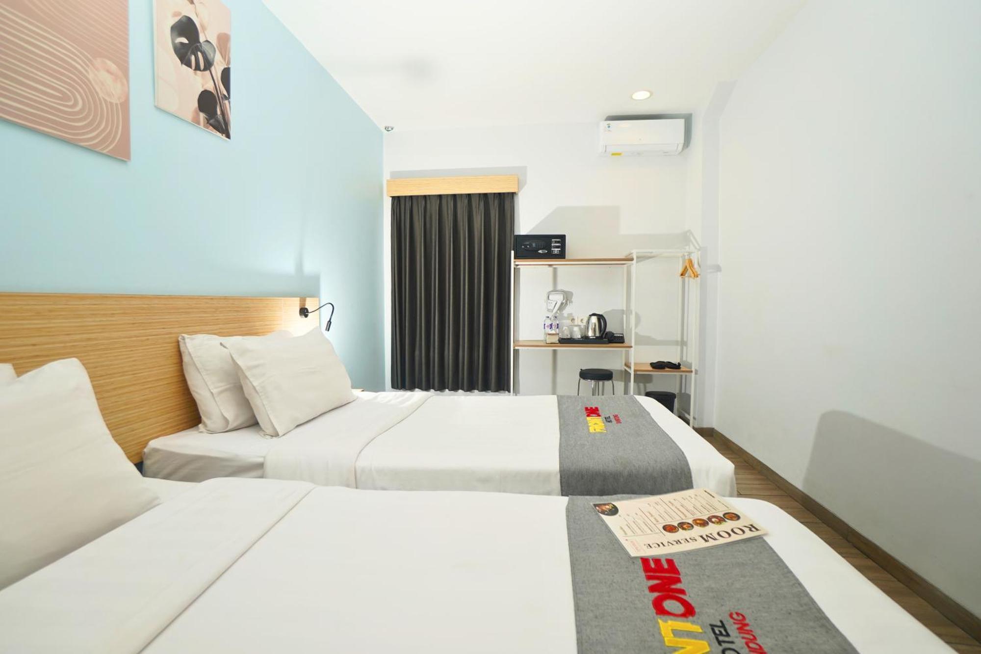 Front One Hotel Pasir Koja バンドゥン エクステリア 写真