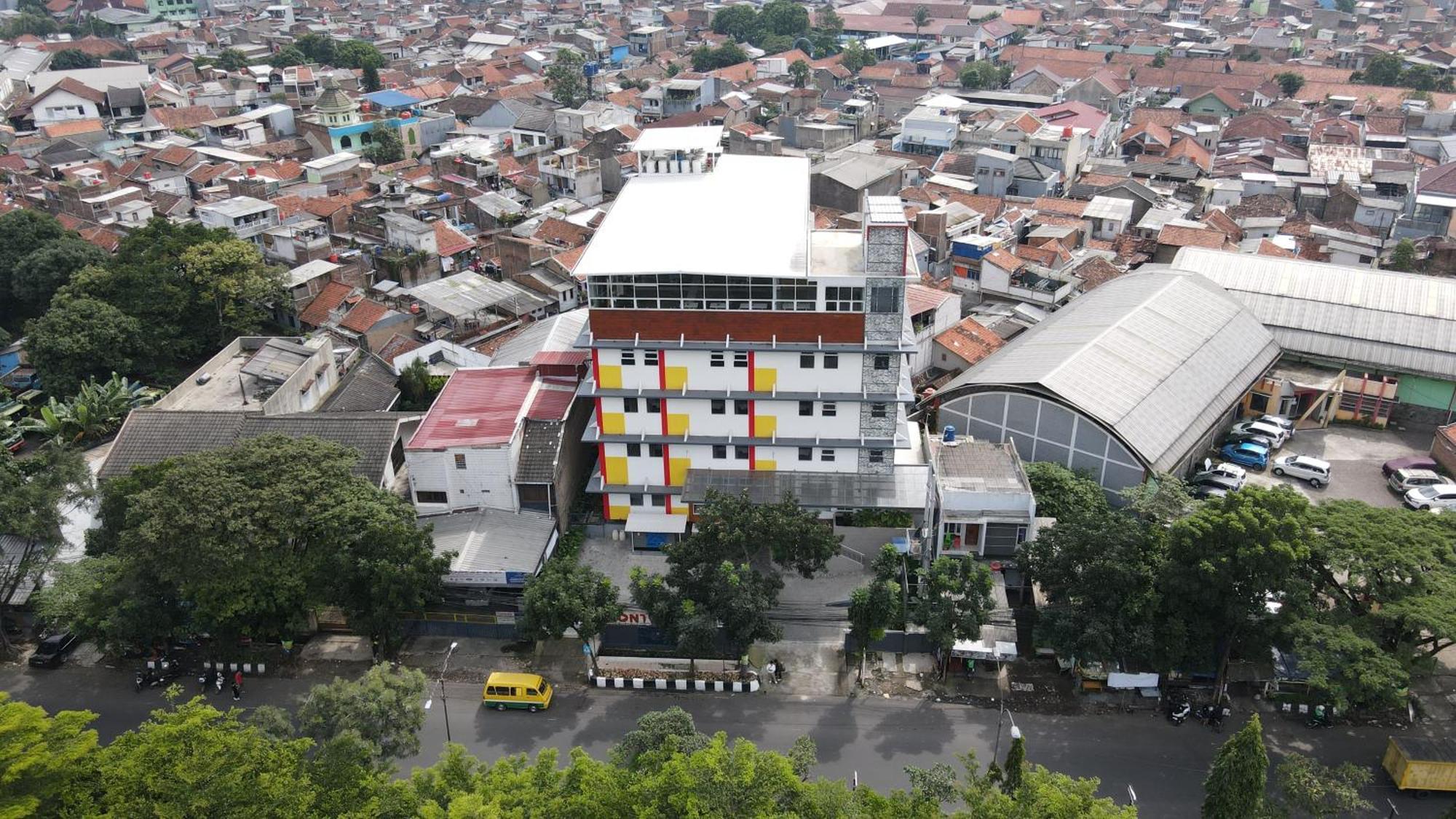 Front One Hotel Pasir Koja バンドゥン エクステリア 写真
